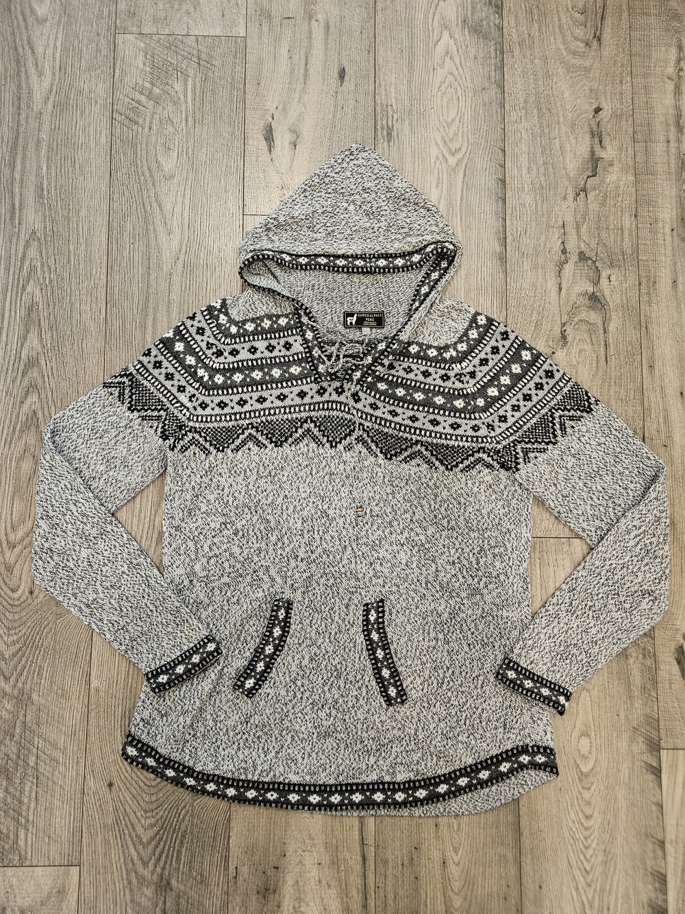 100% Alpaca Tribal Cozy Hooded Pullover Sweater - Black & White
